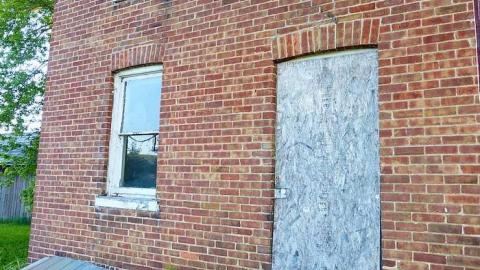 May 2015 - To-Be-Or-Not-To-Be8.jpg