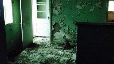 Outta Sight - s11.jpg