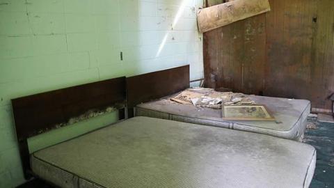 Watch for holes - IMG_9888.jpg