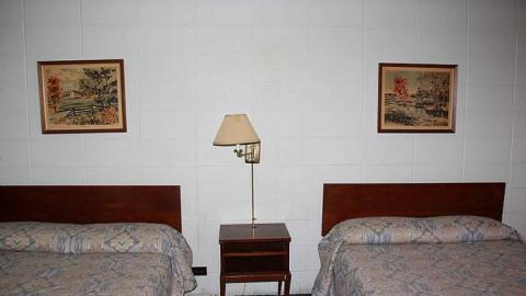 Watch for holes - IMG_9906.jpg