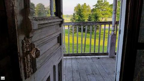 Drinks Are On The House - 2015-06-01 00.18.42.jpg