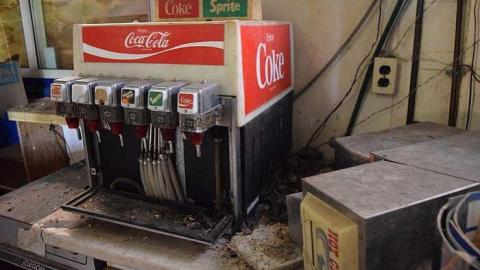 June '15 - INTERIORS! - Food-N-Foam121.jpg