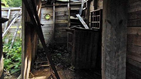 Dawson Lots Pioneer Collapse - Dawson-Lots-Pioneer-Collapse10.jpg