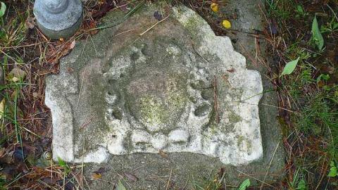 Three Graves photo 5