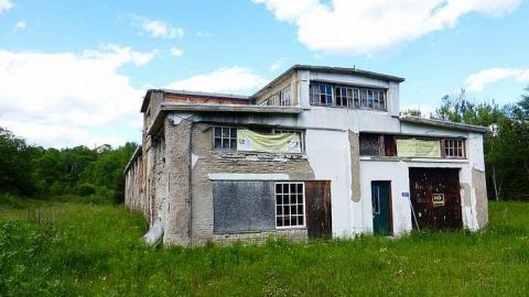 Donald Duck - Donald-(ghost-chemical-plant)259.jpg