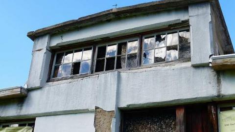 Donald Duck - Donald-(ghost-chemical-plant)258.jpg