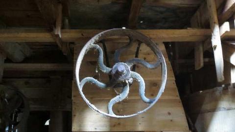 Upstairs - Hortop-Mill92.jpg