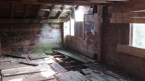 Upstairs - Hortop-Mill70.jpg