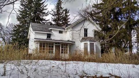 March 2015 - Old-Bathurst-St.-House.9.jpg