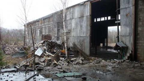 outside factory - Searchmont-(ghost-town)51.jpg