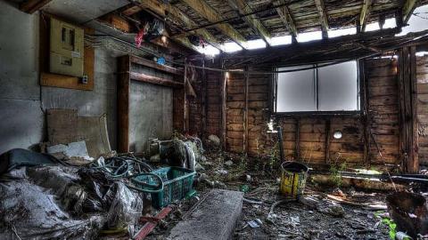 Apart at the seams... - Winchester-Mystery-House43.jpg