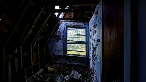 Apart at the seams... - Winchester-Mystery-House65.jpg