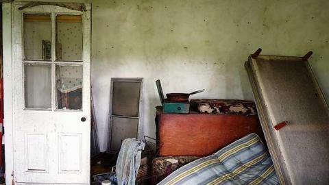 Happy Holey Chair '15 - Mother-Marys-Messy-Mansion106.jpg