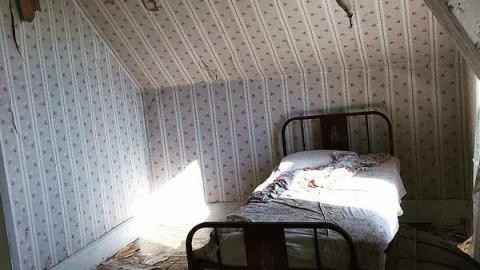 Brace yourself! - Brick-farmhouse54.jpg