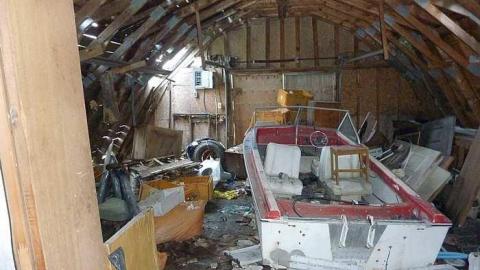 Lonely Barn in Perth photo 2