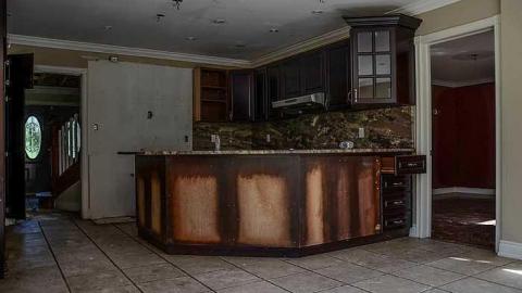 Capacious Red - Capacious-Red1.jpg