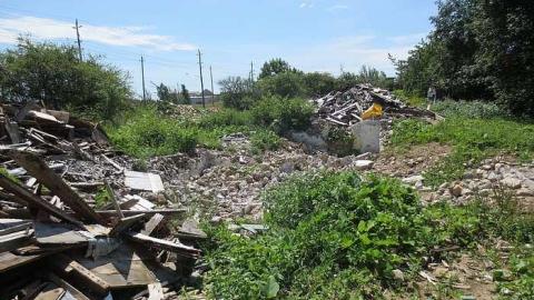 Pile of Wood - Apple-Orchard-House15.jpg