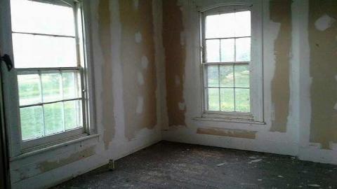 August 4 2015 - Central-Elgin-Farmhouse23.jpg