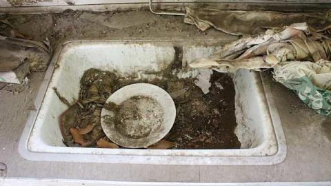 late winter/summer 2015 - Turin-Abandoned-Church4.jpg