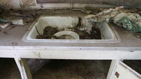 late winter/summer 2015 - Turin-Abandoned-Church72.jpg