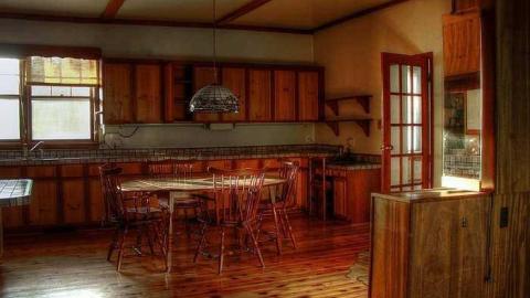 Hubba Hubba - 4c.jpg