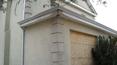 House of tires and spiders photo 5