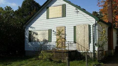 Nov 2009 - 8-Abandoned-Fanshawe-Houses8.jpg