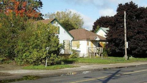Nov 2009 - 8-Abandoned-Fanshawe-Houses20.jpg