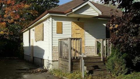 Nov 2009 - 8-Abandoned-Fanshawe-Houses21.jpg