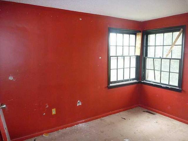 Broken Glass Broken Dreams photo 5