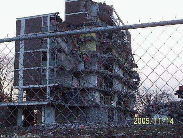 Nov 2005 Demo - Whitby-Psychiatric-Hospital69.jpg