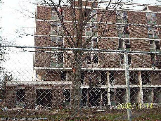 Nov 2005 Demo - Whitby-Psychiatric-Hospital63.jpg