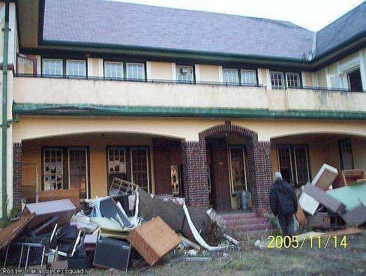 Nov 2005 Demo - Whitby-Psychiatric-Hospital64.jpg