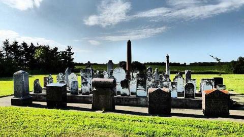 Salem  - Salem-Pioneer-Cemetery29.jpg