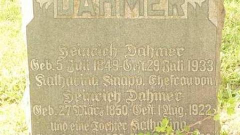 German Cross - Neustadt-Pioneer-Cemetery19.jpg