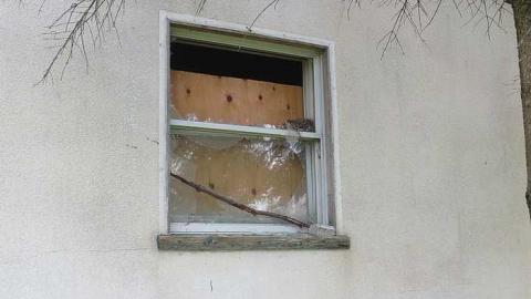 No Tresspassing - BlackBerry-House24.jpg