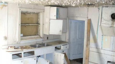 White Rose - Leslies-demise16.jpg