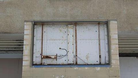 exploring the car dealership - Old-Dealership3.jpg