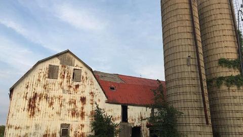 Abandoned Barn and House - y-IMG_2102.jpg