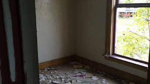 Abandoned Barn and House - a-IMG_2095.jpg