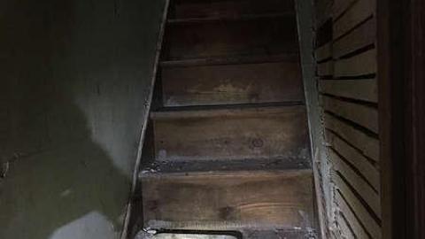 Abandoned Barn and House - l-IMG_2096.jpg