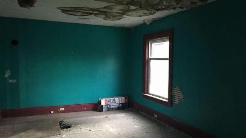 Abandoned Barn and House - b-IMG_2092.jpg