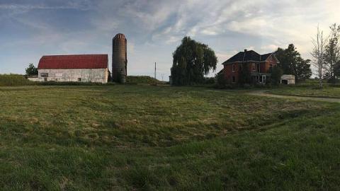 Abandoned Barn and House - i-IMG_2088.jpg