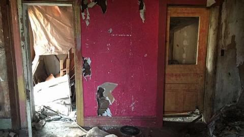 Abandoned Barn and House - v-IMG_2090.jpg