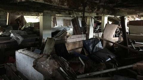 Decaying House - k-IMG_2027.jpg