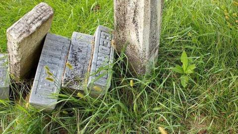 Close My Earthly Days - Campbell-Pioneer-Cemetery11.jpg