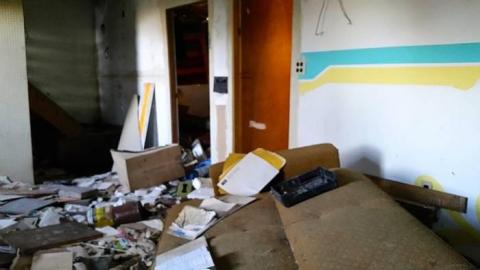 The Hoarders House - p-20150914_182745.jpg