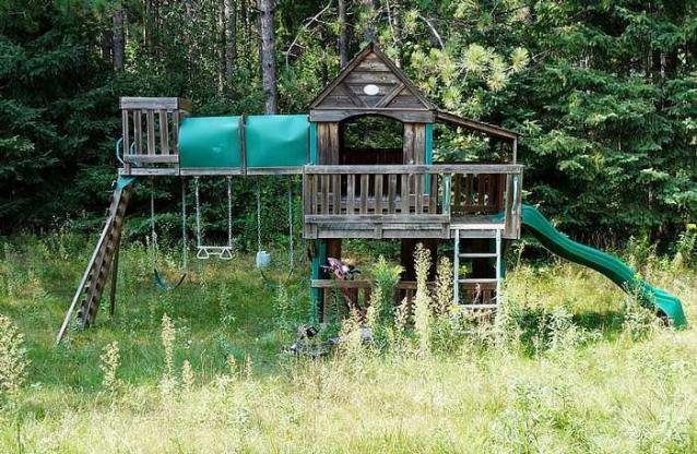 Abandoned Grow Op Mansion - Drug Dealer's Mansion - King City - King, Ontario