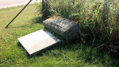 Sept 2015 - Foxton-Cemetery3.jpg