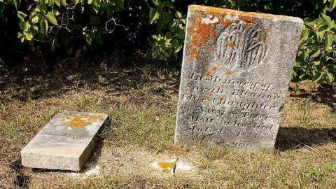 Sept 2015 - Foxton-Cemetery14.jpg